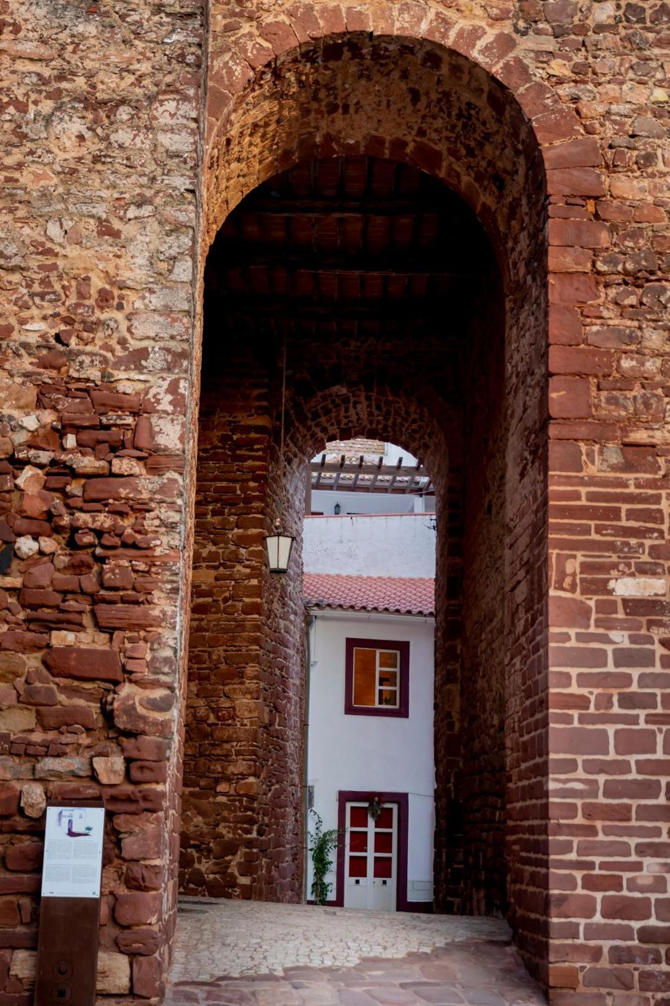 Portas Da Cidade Home Сілвеш Екстер'єр фото