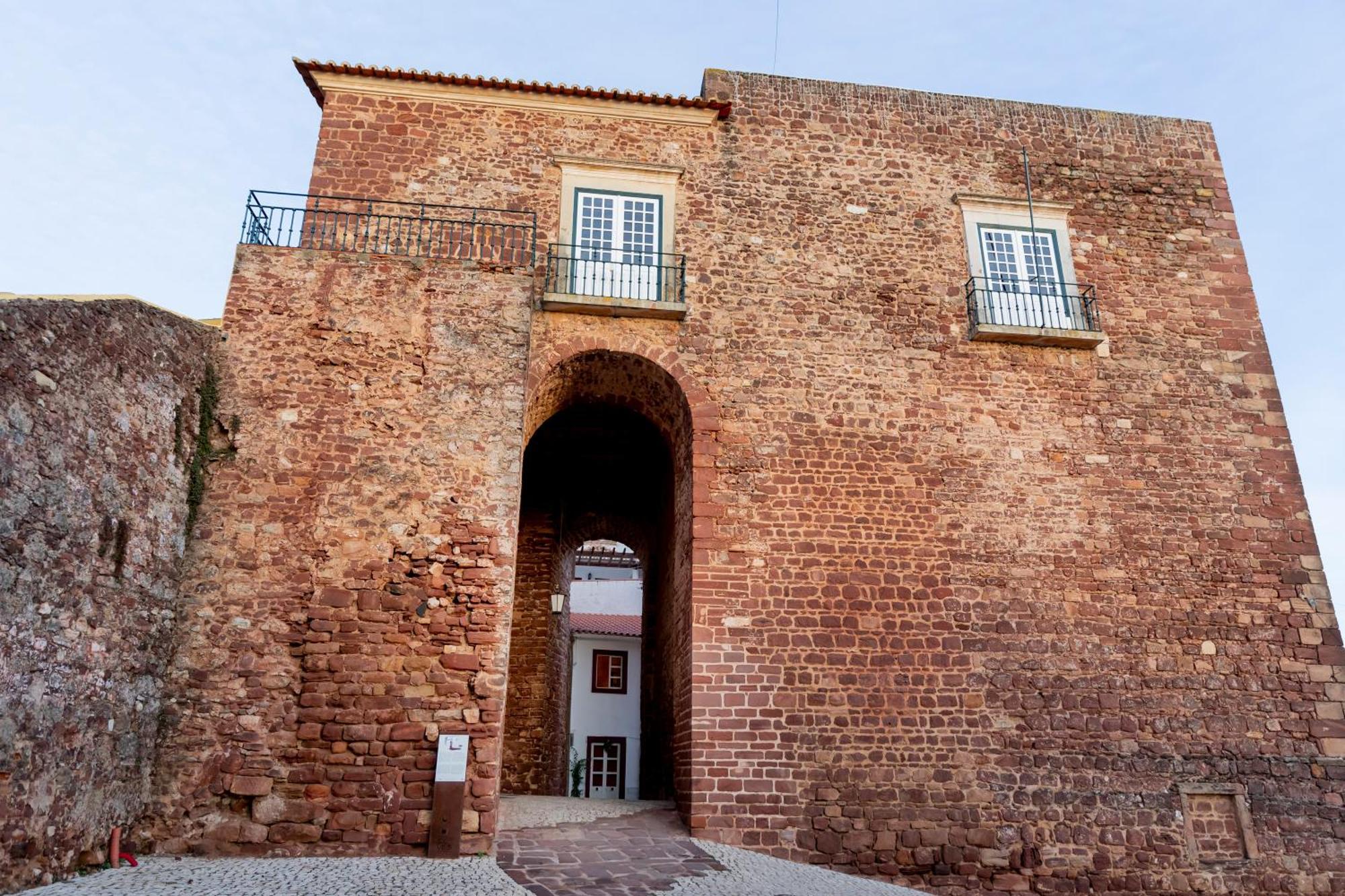 Portas Da Cidade Home Сілвеш Екстер'єр фото
